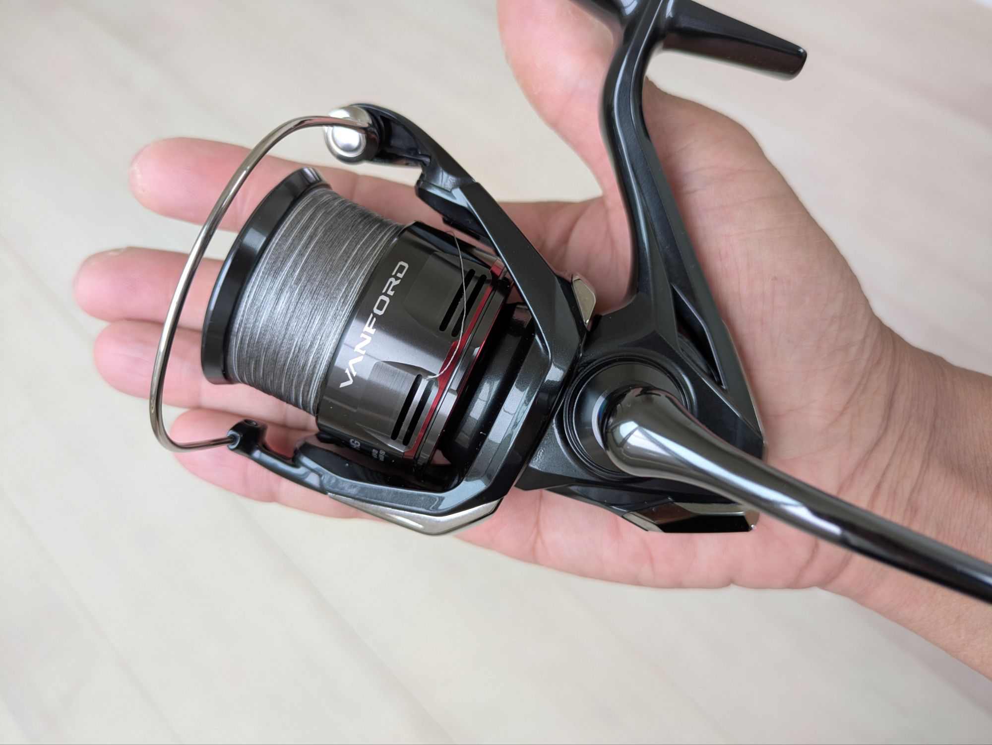 VANFORD 2500HG スピニングリール ブラック/レッド Amazon.co.jp